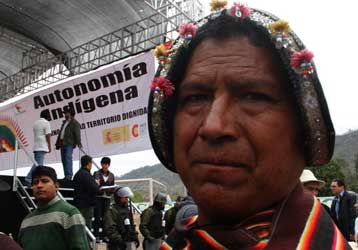 Το δικαίωμα της αυτοδιάθεσης αναγνωρίζει η Βολιβία στους αυτόχθονες πληθυσμούς της