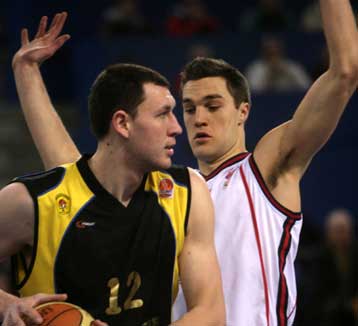 Το Μαρούσι «ανακοίνωσε» τον Γκόρντον και έστειλε τελεσίγραφο στον Κένταλ