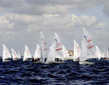 Πανιά για μετάλλιο άνοιξαν Τσιμπουκέλης και Καρώνης στο Παγκόσμιο 420