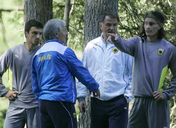 Η ΑΕΚ πηγαίνει στη Νέα Σμύρνη χωρίς Σκόκο, Μπλάνκο και κόσμο