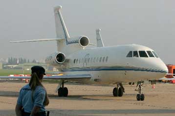 Φωτιά σε αεροσκάφος που ετοιμαζόταν για απογείωση από το Παρίσι