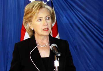 Σε κενυατικό έδαφος η συνάντηση της Χίλαρι Κλίντον με τον πρόεδρο της Σομαλίας