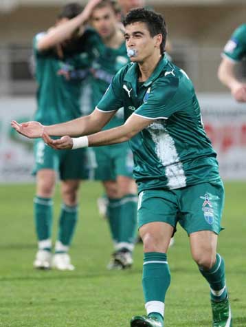 Επιτέλους στην ΑΕΚ με διετές συμβόλαιο ο Λεονάρντο