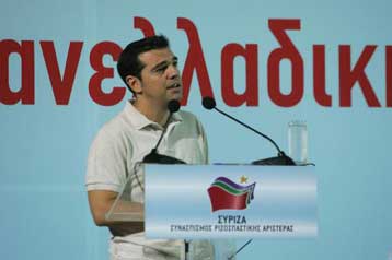 Έμπρακτη στήριξη, όχι ασπιρίνες, ζητά ο Αλ.Τσίπρας για τους ροδακινοπαραγωγούς