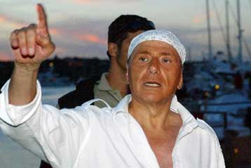 «Γουρούνι» αποκαλεί τον Μπερλουσκόνι πρώην σύμμαχος της δεξιάς