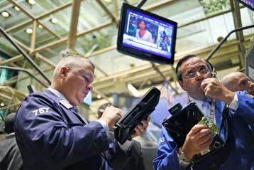 Ανοδικά τα χρηματιστήρια στην Ευρώπη, απώλειες την Πέμπτη στη Γουόλ Στριτ