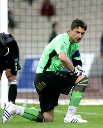 «Μπορούμε να προκριθούμε» συμφώνησαν Σάντος και Χαλκιάς για τα ματς με τη Χίρενφεϊν