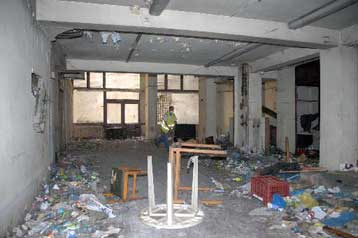 Νέα επιχείρηση-«σκούπα» σε εγκαταλελειμμένο ξενοδοχείο στο κέντρο της Αθήνας