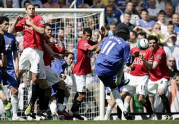 Κρίνεται ο πρώτος τίτλος της χρονιάς στην Αγγλία ανάμεσα σε Μάντσεστερ Γ. και Τσέλσι