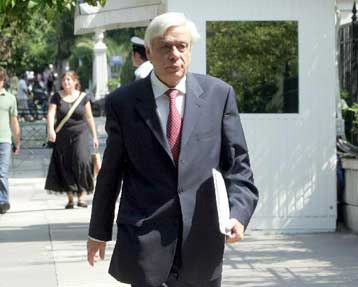 Με αλλαγές επαναφέρει η κυβέρνηση το ν/σ για την ψήφο των αποδήμων