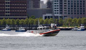 Σύγκρουση ελικοπτέρου με μικρό αεροπλάνο στο Μανχάταν