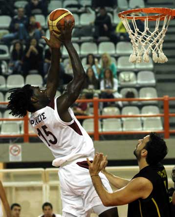 Η ΑΕΚ ενισχύθηκε με την προσθήκη του Φράνσις στο ρόστερ της