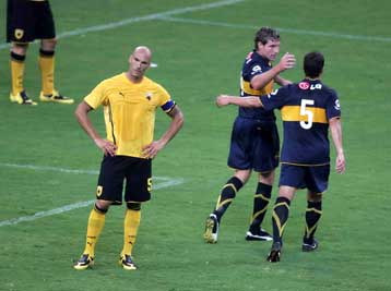 Εύκολα η Μπόκα το 2-0 και έκανε την ΑΕΚ… Τζούνιορ