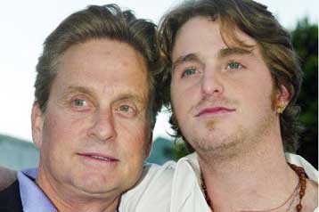 Της φυλακής τα σίδερα αντιμετωπίζει ο Κάμερον Ντάγκλας