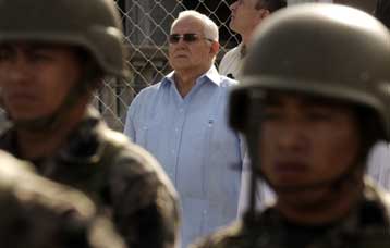 Την αξιοπιστία των διπλωματικών προσπαθειών αμφισβητεί ο de facto πρόεδρος της Ονδούρας