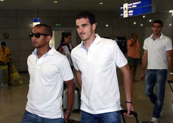 Ο Τεν Κάτε συμπεριέλαβε τον Δάρλα στην αποστολή για την Ατλέτικο Μαδρίτης