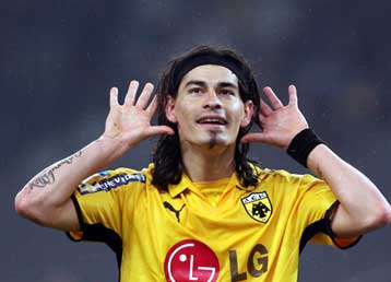 «Ζορό» έως το 2013, ιταλικές σειρήνες για Τζιμπούρ