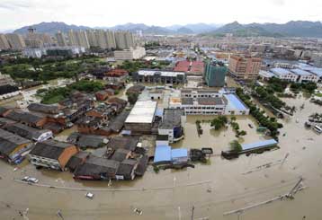 Θαμμένοι κάτω από τόνους λάσπης εκατοντάδες άνθρωποι σε Κίνα και Ταϊβάν