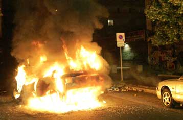 Νύχτα επεισοδίων στο Παρίσι με αφορμή το θάνατο 18χρονου σε τροχαίο