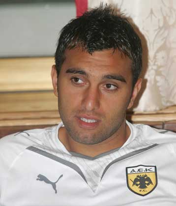 Ο Ίλιε Ιορντάκε προειδοποιεί την ΑΕΚ για τη Βασλούι