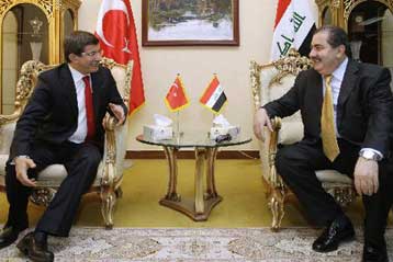 Στη Βαγδάτη ο Τούρκος υπουργός Εξωτερικών Αχμέτ Νταβούτογλου