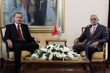 Εμπόδια από την αντιπολίτευση στο «άνοιγμα» που επιχειρεί ο Ερντογάν στους Κούρδους