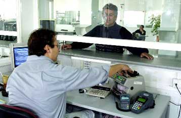 Απαλλάσσονται από την υποχρέωση τήρησης βιβλίων οι ασφαλιστικοί σύμβουλοι