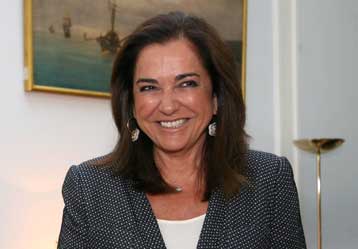 Για την κατάργηση της βίζας συνομίλησαν Ντόρα Μπακογιάννη και Τζ.Στάινμπεργκ