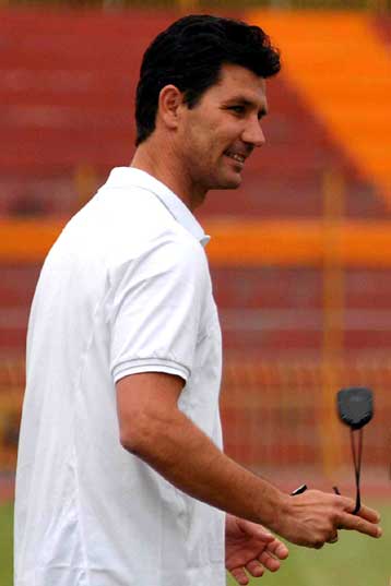 Ο Ουζουνίδης «δοκιμάζει» Κβέντι και εισηγείται θετικά για Ντεντολά