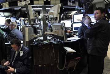 Με πτώση έκλεισαν τα ευρωπαϊκά χρηματιστήρια και η Γουόλ Στριτ την Τρίτη