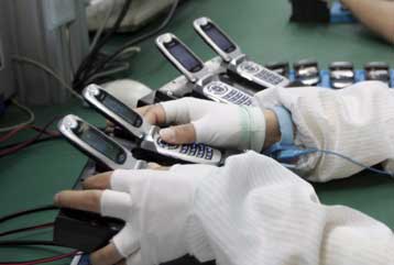 Υψηλό παραμένει το κόστος για τη χρήση κινητών τηλεφώνων στην Ελλάδα