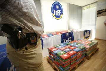 Πακέτα κοκαΐνης 447 κιλών κατέσχεσαν οι Αρχές στο λιμάνι του Πειραιά