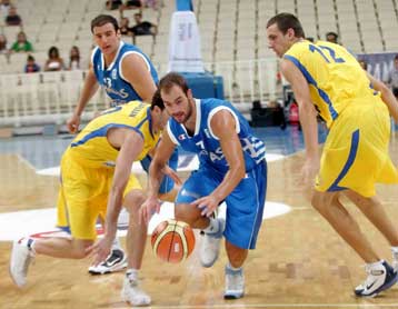 «Χόρεψε» τη Ρουμανία η εθνική μπάσκετ