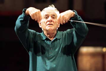 «Θαυμαστές» και στο FBI είχε αποκτήσει ο διάσημος μαέστρος Λέοναρντ Μπερνστάιν