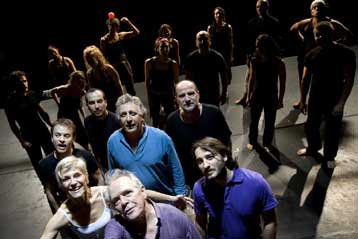 Οι «Όρνιθες» του Αριστοφάνη στη «Σκιά των Βράχων 2009»