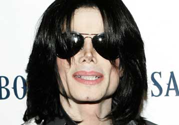 Ο γιατρός του Μάικλ Τζάκσον τού είχε «χορηγήσει ισχυρό αναισθητικό»