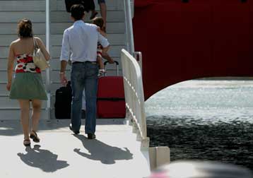 Εγκατέλειψαν τα αστικά κέντρα οι αδειούχοι του Δεκαπενταύγουστου