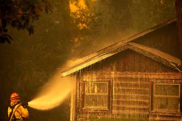 Επιστρέφει ο πύρινος εφιάλτης στο βόρειο τμήμα της Καλιφόρνια