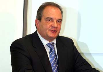 Αναφορές Καραμανλή στην «υπεράσπιση του κύρους της πολιτικής ζωής»