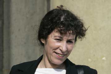 Να απαγορευθεί η μπούρκα στη Γαλλία ζητά η υφυπουργός Φαντέλα Αμάρα