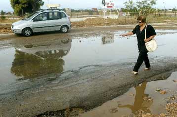 Μπουρίνι μισής ώρας έπληξε τη Θεσσαλονίκη