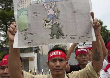 Απελευθερώθηκε από τη Χούντα της Μιανμάρ ο Αμερικανός που επισκέφθηκε την Σούου Κίι