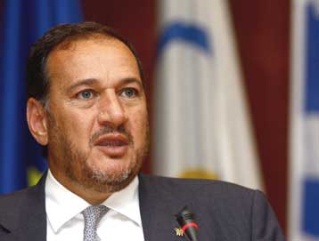 Συνάντηση Καπράλου με τον πρόεδρο της ΔΟΕ, Ζακ Ρογκ, στο Βερολίνο