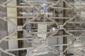 Αγγίζουν τα 2 δισ. ευρώ οι ακάλυπτες επιταγές το επτάμηνο