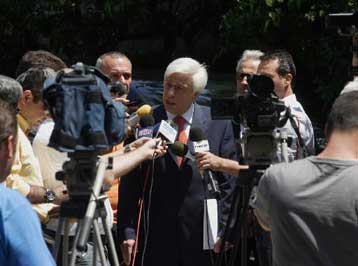 Με ορίζοντα τον επόμενο Ιούνιο οι πρωτοβουλίες της κυβέρνησης, λέει ο Πρ.Παυλόπουλος