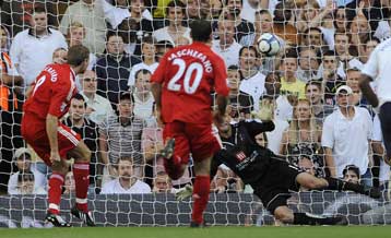 Να… πείσουν θα επιδιώξουν Μάντσεστερ, Τσέλσι και Λίβερπουλ στην εμβόλιμη αγωνιστική