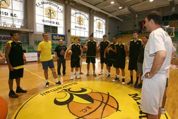 Σκληρή δουλειά ζήτησε ο Μπαρτζώκας στην «πρώτη» του Αμαρουσίου