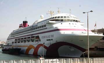 Δέκα ύποπτα κρούσματα της νέας γρίπης σε κρουαζιερόπλοιο στον Πειραιά