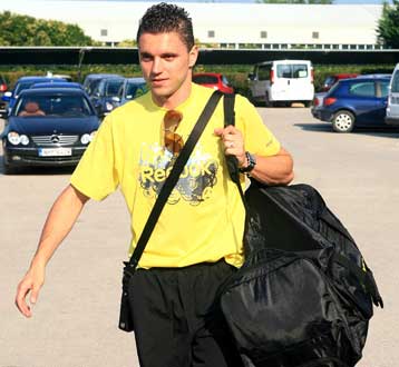 Ο Γιάχιτς στην Αγγλία για δοκιμή με άδεια της ΠΑΕ Αρης