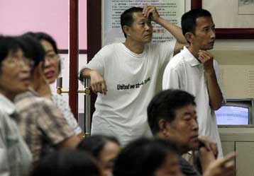 Ανησυχία στις διεθνείς αγορές προκαλεί η «βουτιά» του κινεζικού χρηματιστηρίου